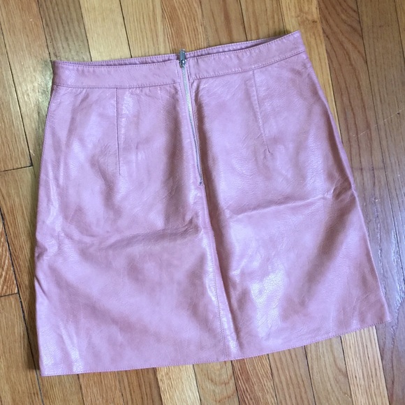 Zara Dresses & Skirts - NWOT Pale pink faux leather skirt.